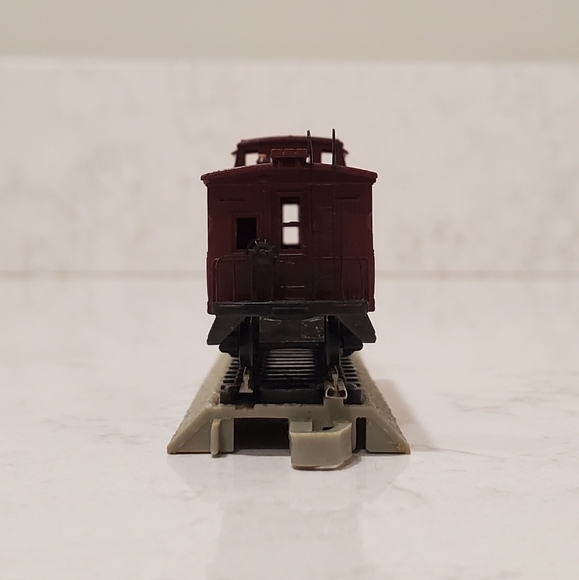 Kadee N Scale 50020 Pennsylvania Wood Sheathed Caboose 981679 - Picture 5 of 17